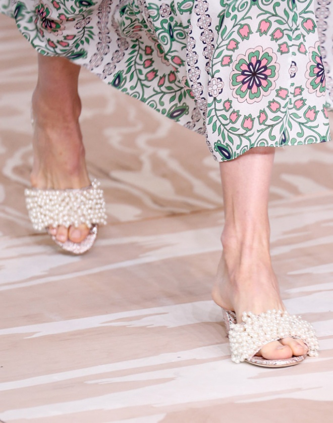 5 mau giay duoc ua chuong tai NYFW anh 8