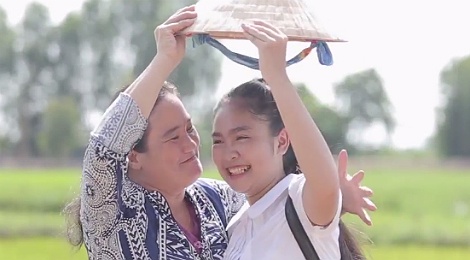 Thien Nhan ra mat MV cam dong ve me hinh anh