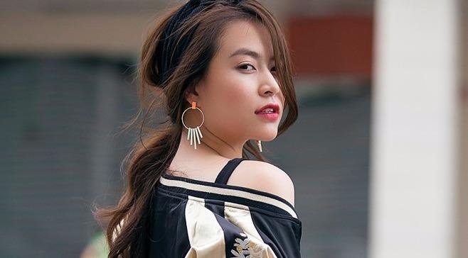 Hoa tiet A dong phu song lang thoi trang quoc te hinh anh