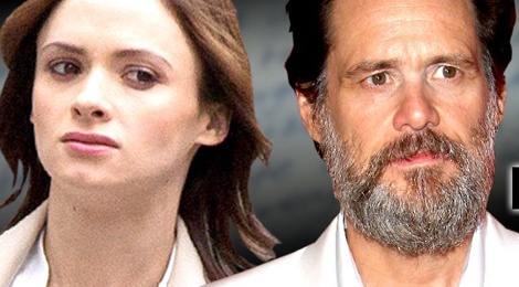 Jim Carrey bi chong ban gai qua co kien hinh anh