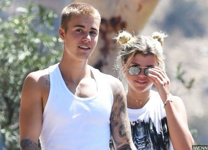 Justin Bieber chinh thuc chia tay Sofia Richie hinh anh