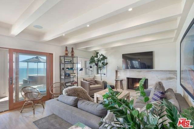 Ben trong can ho 245 ty cua Leonardo DiCaprio anh 3