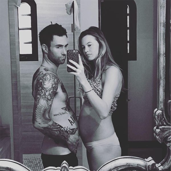 Adam Levine va Behati Prinsloo don con gai dau long anh 1