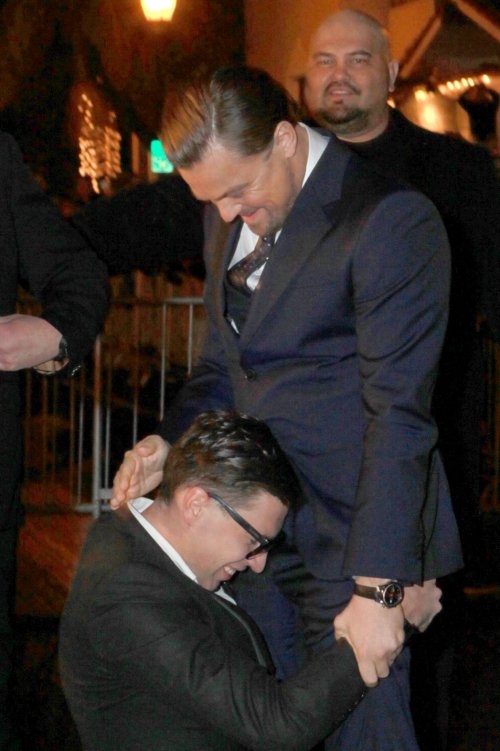 Nhung lan phong vien bien thai nao loan tham do Hollywood anh 5