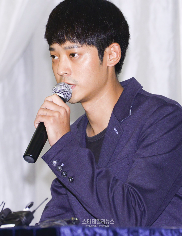 Ca si Han quay clip nong anh 2