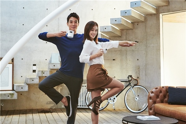 Cap doi 'Chuyen tinh Harvard' tai hop sau 12 nam hinh anh