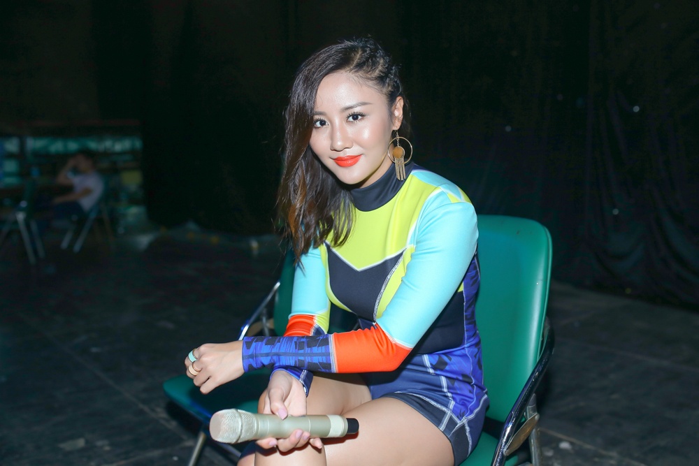 Van Mai Huong duoc fan to chuc sinh nhat anh 8
