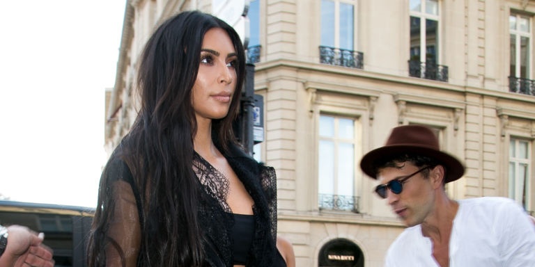 Kim Kardashian bi phong vien bien thai sam so hinh anh