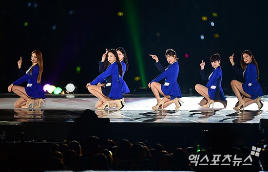 SNSD bieu dien anh 4