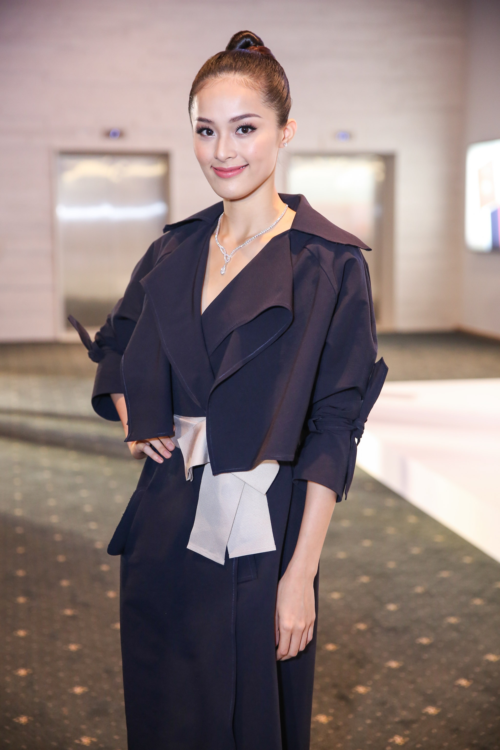 Ha Vi di xem thoi trang bang sieu xe Cuong Do La anh 1