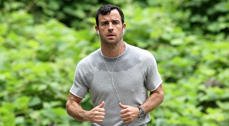 Chong Jennifer Aniston xau ho vi bi chup anh nhay cam hinh anh