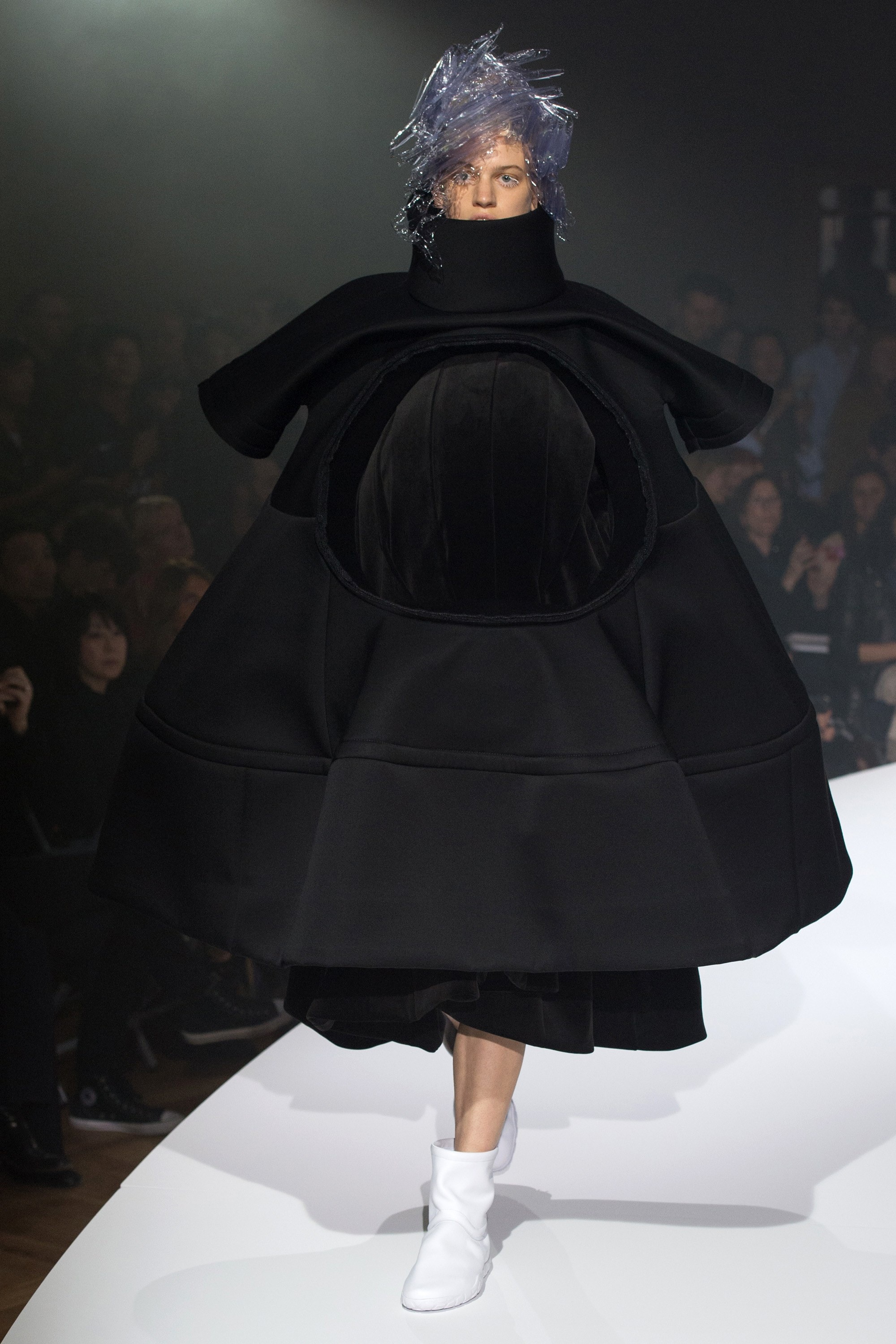 trang phuc phang cua common des garcon anh 1