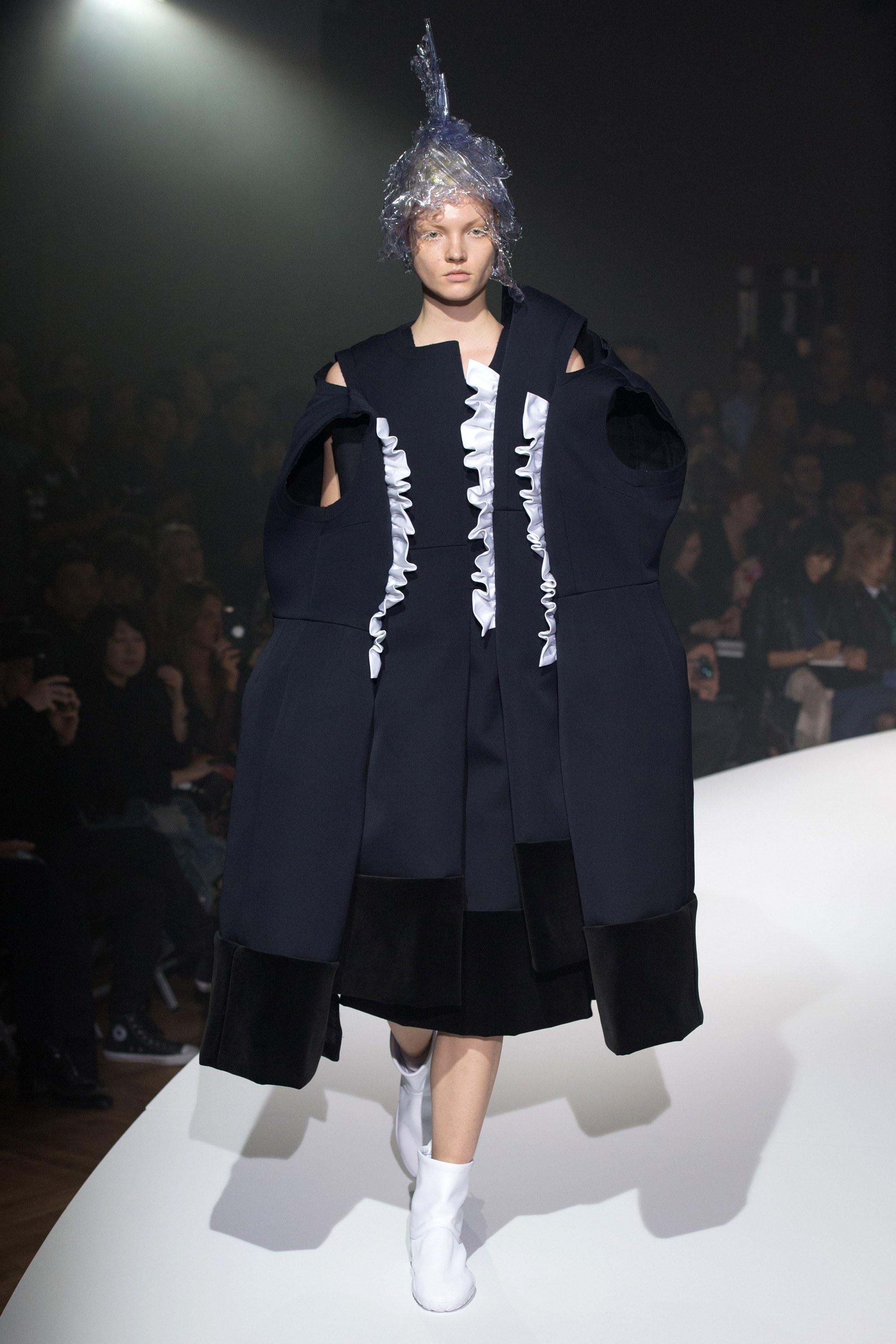 trang phuc phang cua common des garcon anh 2