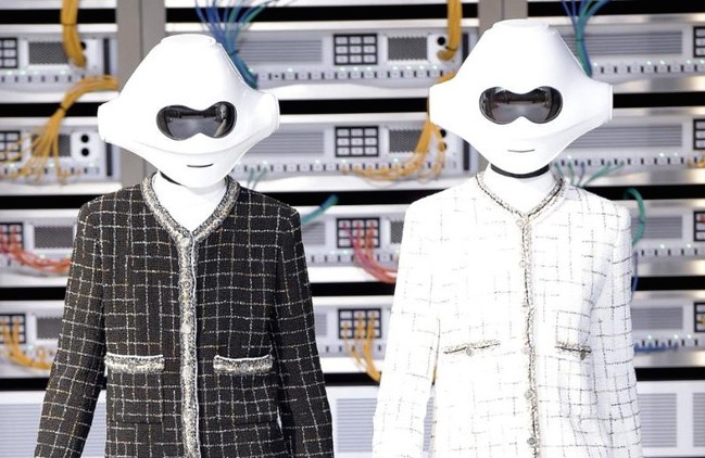 Chanel bien san dien thanh trung tam IT cung dan mau robot hinh anh