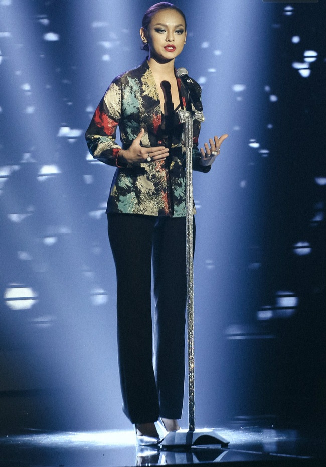 Mai Ngo mac xau anh 4