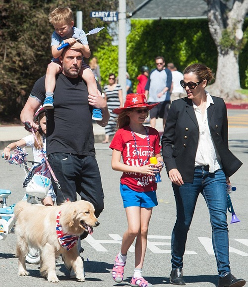 Ben Affleck chuyển về sống với vợ ảnh 1 Ben Affleck chuyen ve song voi vo anh 1