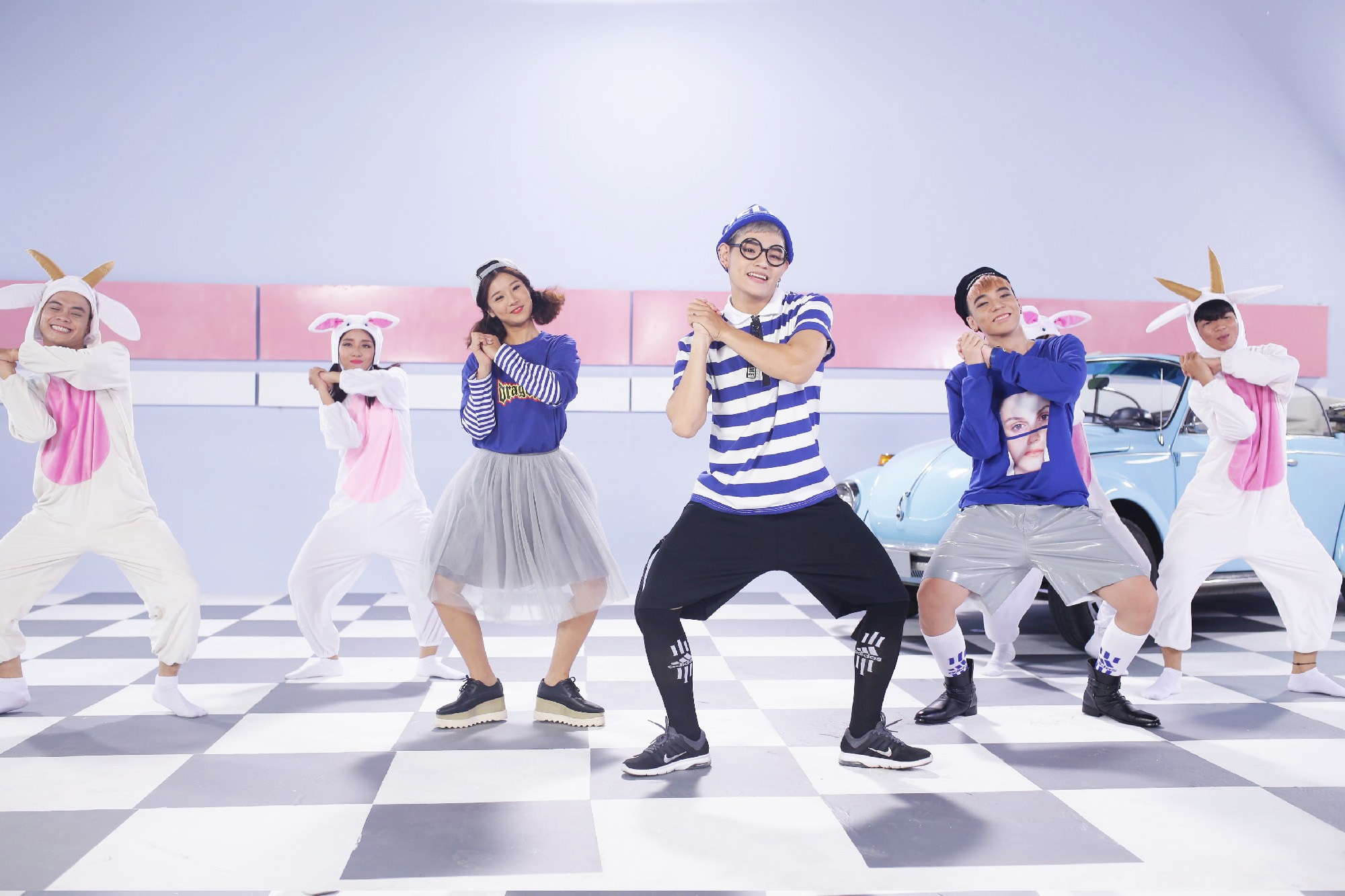 MV Ngung lam ban (#Ngunglamban) - TINO ft. KOP, Hoang Yen Chibi hinh anh