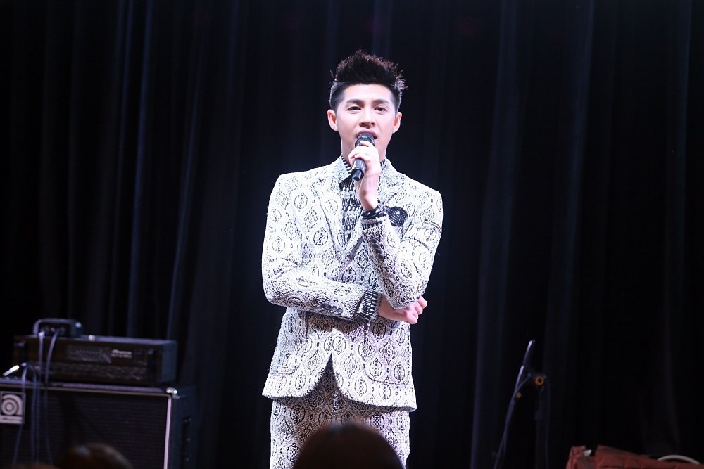 Noo Phuoc Thinh to chuc fan meeting o Han Quoc anh 1