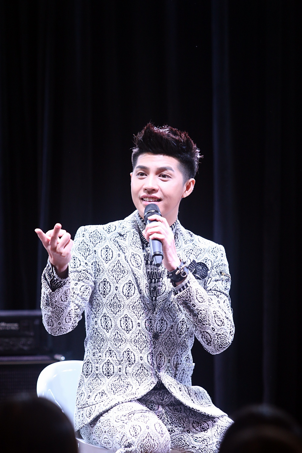 Noo Phuoc Thinh to chuc fan meeting o Han Quoc anh 3