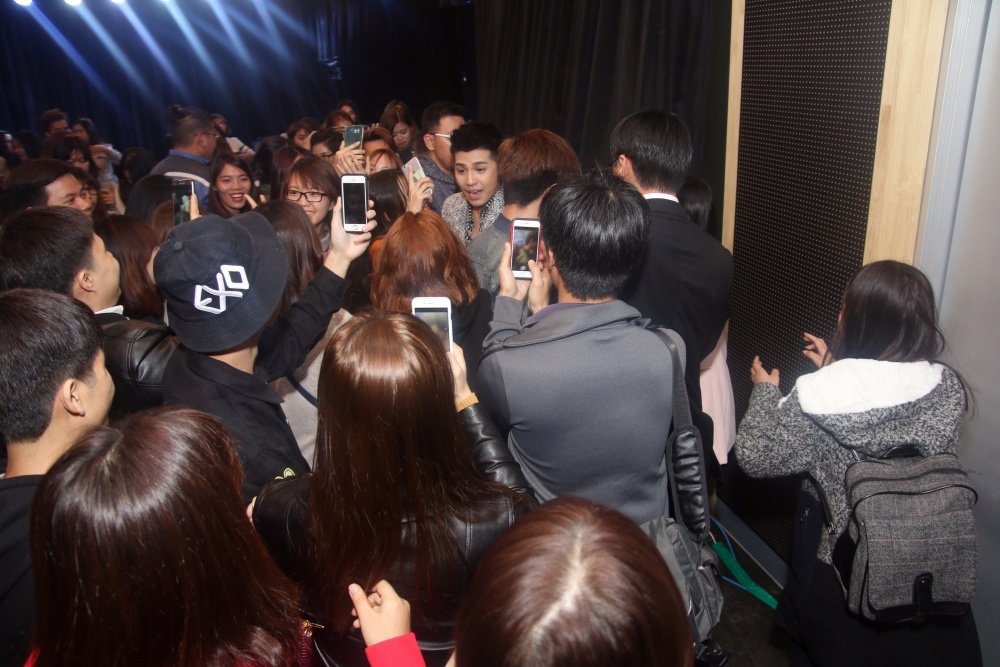 Noo Phuoc Thinh to chuc fan meeting o Han Quoc anh 9