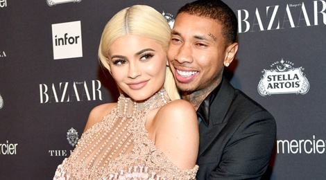 Em gai Kim Kardashian lan dau trai long ve ban trai goc Viet hinh anh