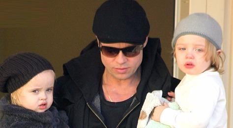 Con gai Brad Pitt cau xin duoc ve nha voi cha hinh anh