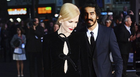 Nicole Kidman boi roi vi dien vay xe sau hinh anh