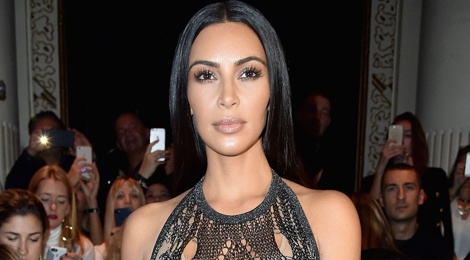 Kim huy tiec sinh nhat vi du chan vu cuop tai Paris hinh anh