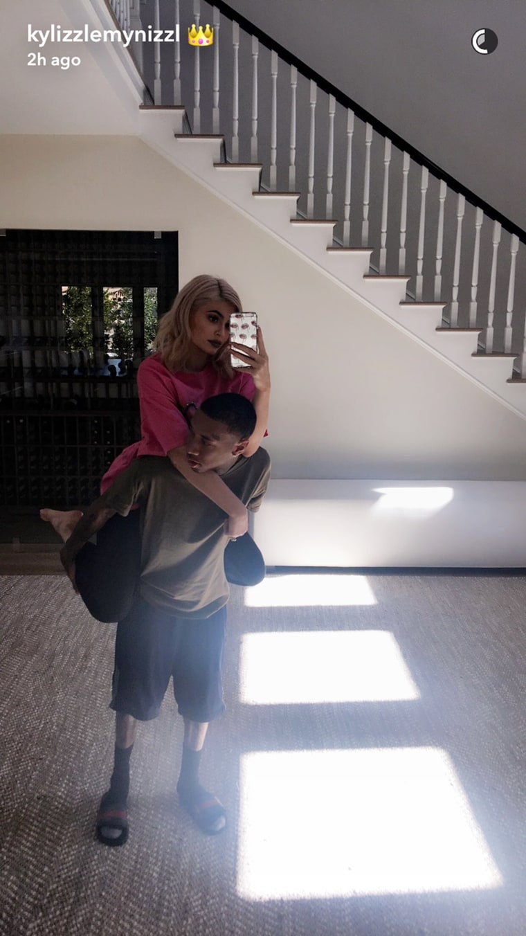 Kylie Jenner chup anh voi King Cairo anh 2