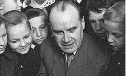 Chuyen ve cha de cua Mit Dac va Biet Tuot hinh anh