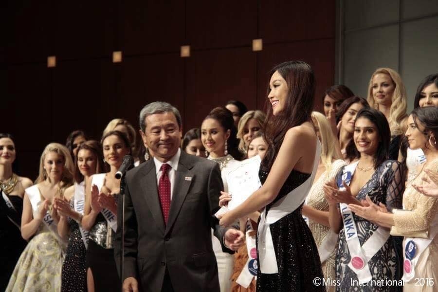 Phuong Linh mung sinh nhat o Hoa hau Quoc te 2016 anh 5