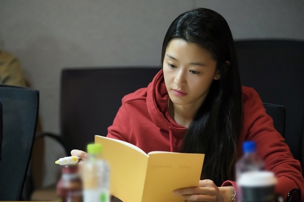 Jun Ji Hyun gian di ben Lee Min Ho dien trai hinh anh