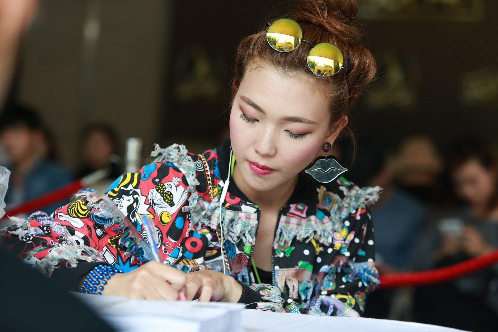 Chúng Huyền Thanh hộ tống bạn trai đi casting ảnh 8 Chung Huyen Thanh ho tong ban trai di casting anh 8