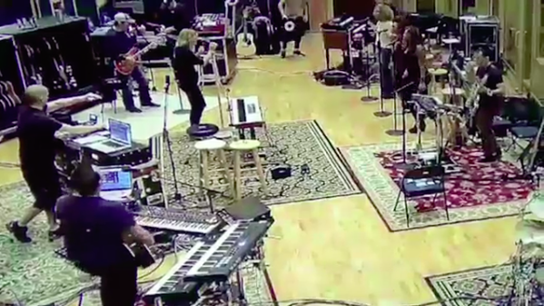 Taylor Swift chuan bi dem dien moi hinh anh