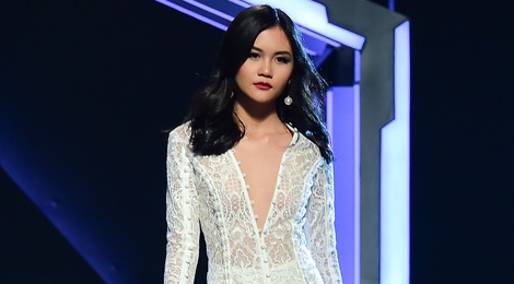 Chung Thanh Phong voi bo suu tap moi vut bo ao nguc hinh anh