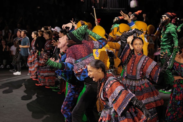 show dien H&M x Kenzo anh 1