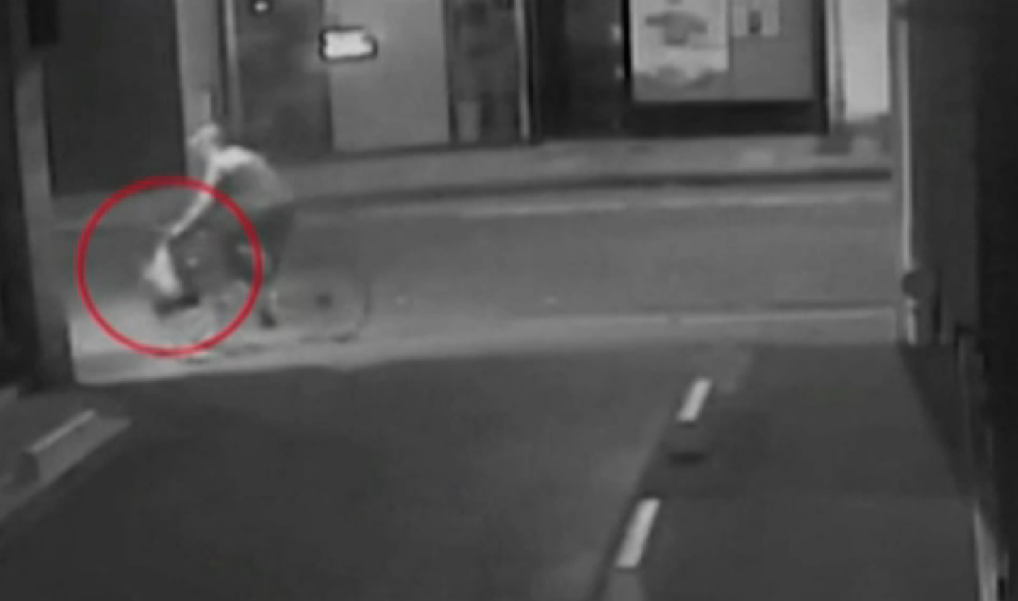 Video Kim bi cuop trong khach san hinh anh