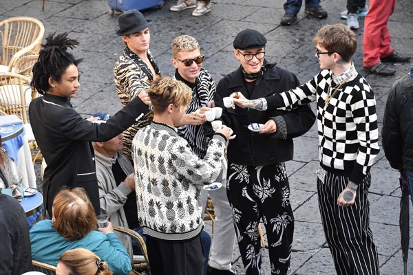 con trai sieu mau hoi tu anh 9