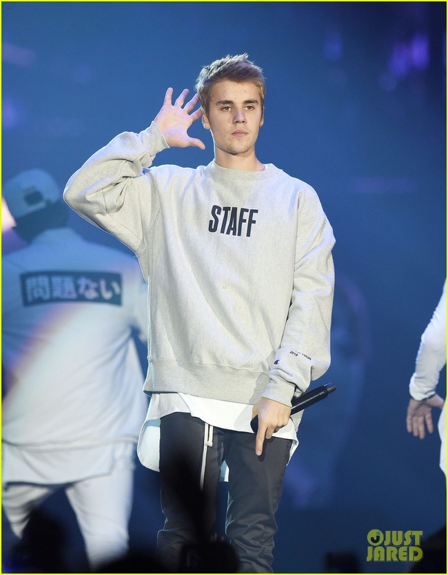 Justin Bieber bị fan ngó lơ ảnh 1 Justin Bieber bi fan ngo lo anh 1