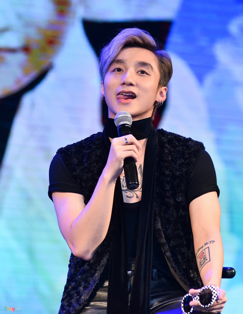 Son Tung mac do tham hoa anh 8