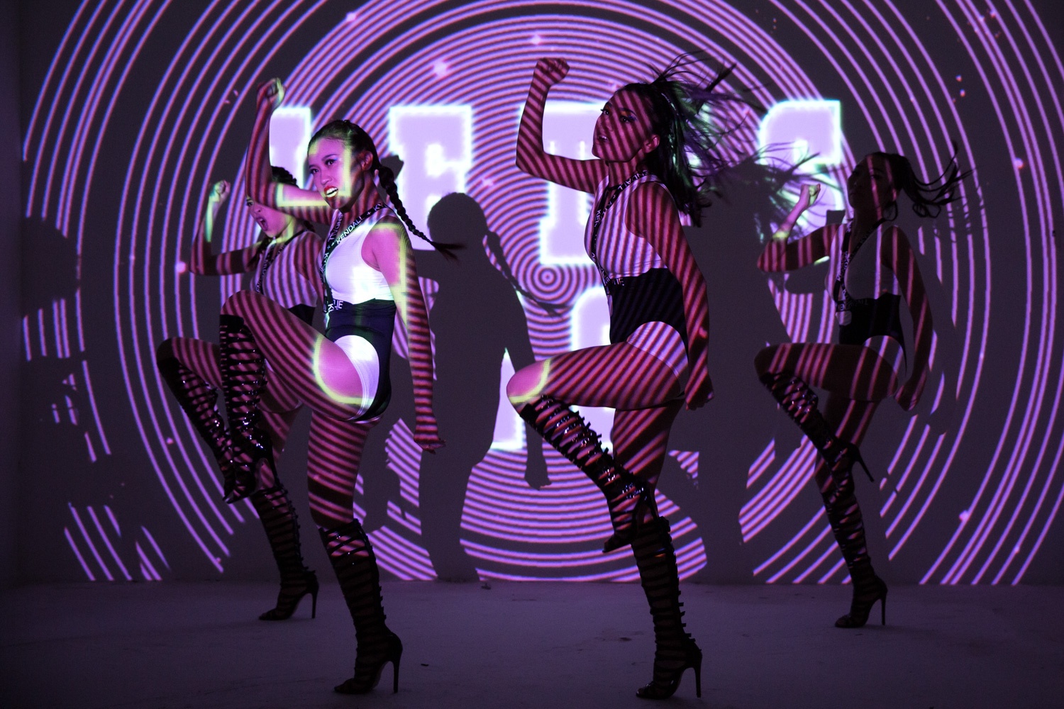 Trailer MV Be Your Own Color - Thuy Top hinh anh