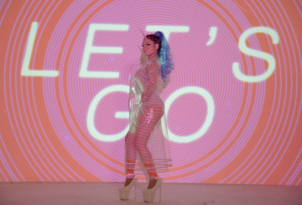 Thủy Top tung trailer Be Your Own Color ảnh 2 Thuy Top tung trailer Be Your Own Color anh 2