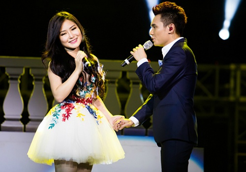 Ca khuc Ngay cuoi - Huong Tram ft. Khac Viet hinh anh