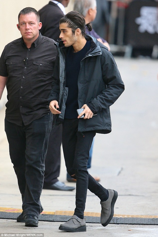 zayn malik bi roi loan an uong anh 2