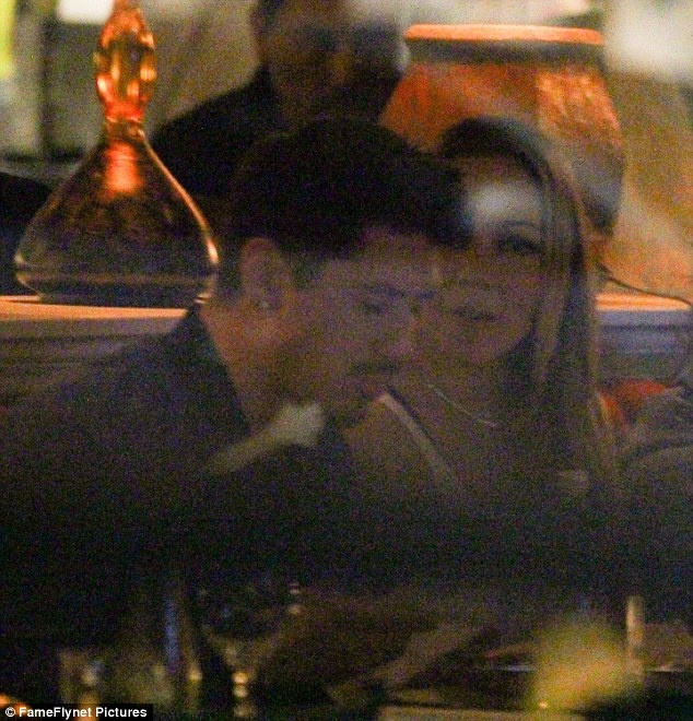 Mariah Carey hen ho bo tre anh 3