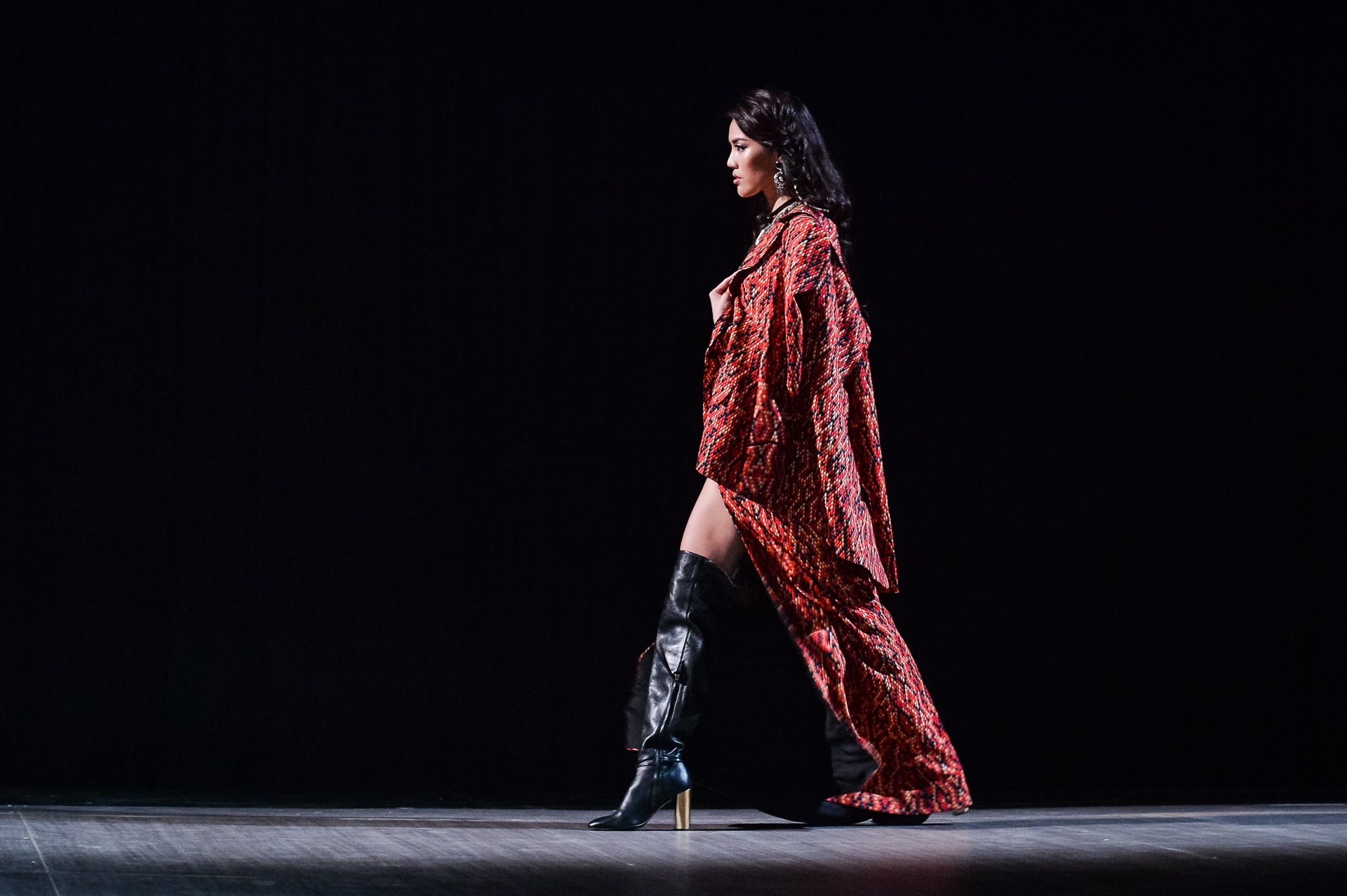 thieu nu mong co Lan Khue anh 1