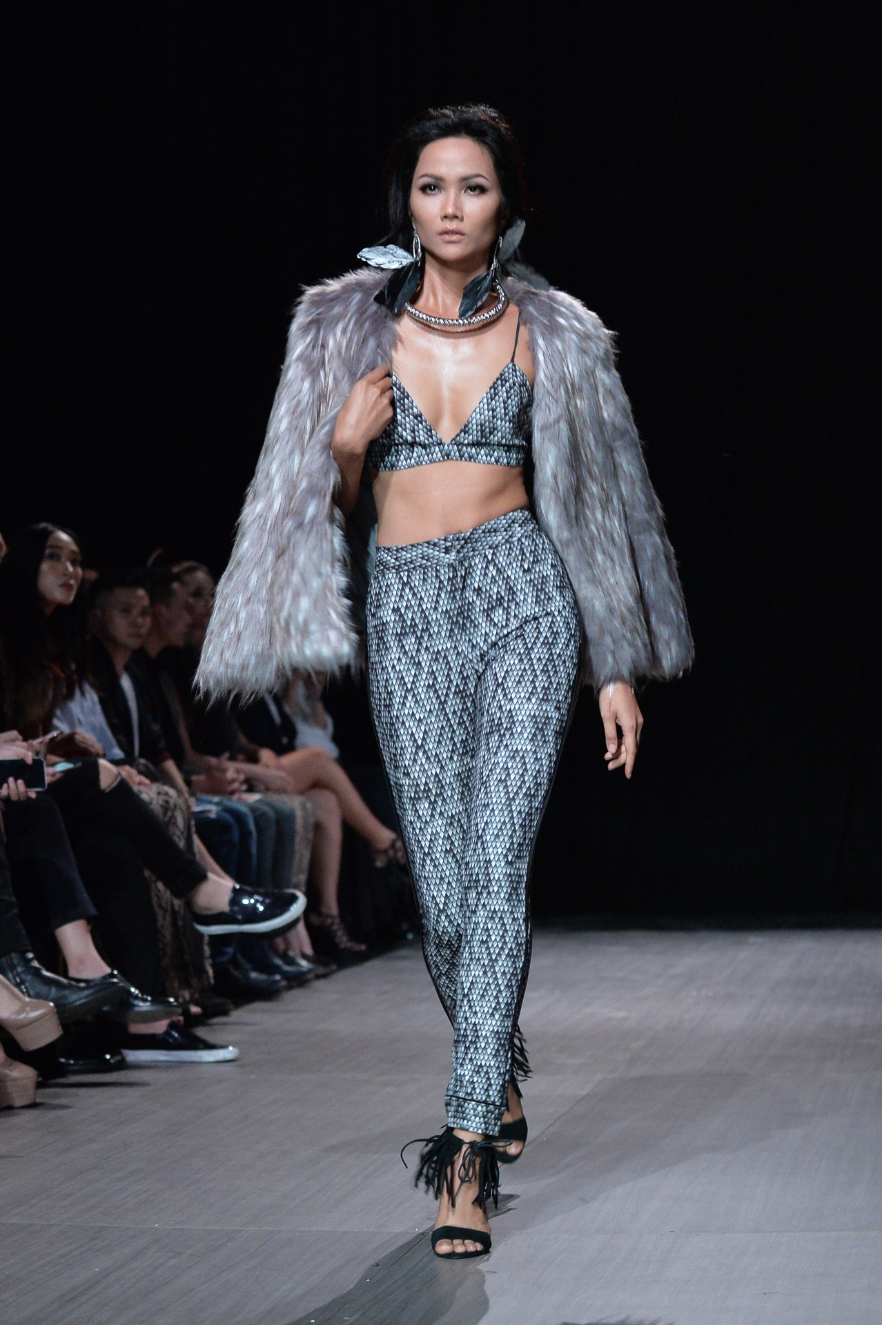 thieu nu mong co Lan Khue anh 8