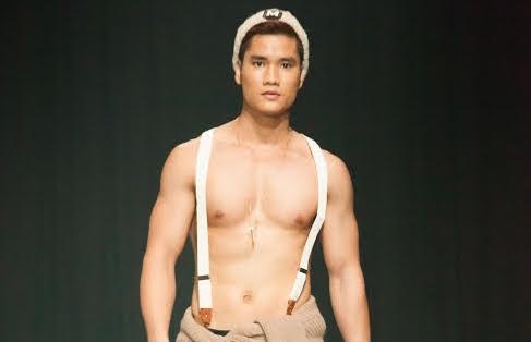 Mau nam coi tran mac vay tren san dien Viet hinh anh