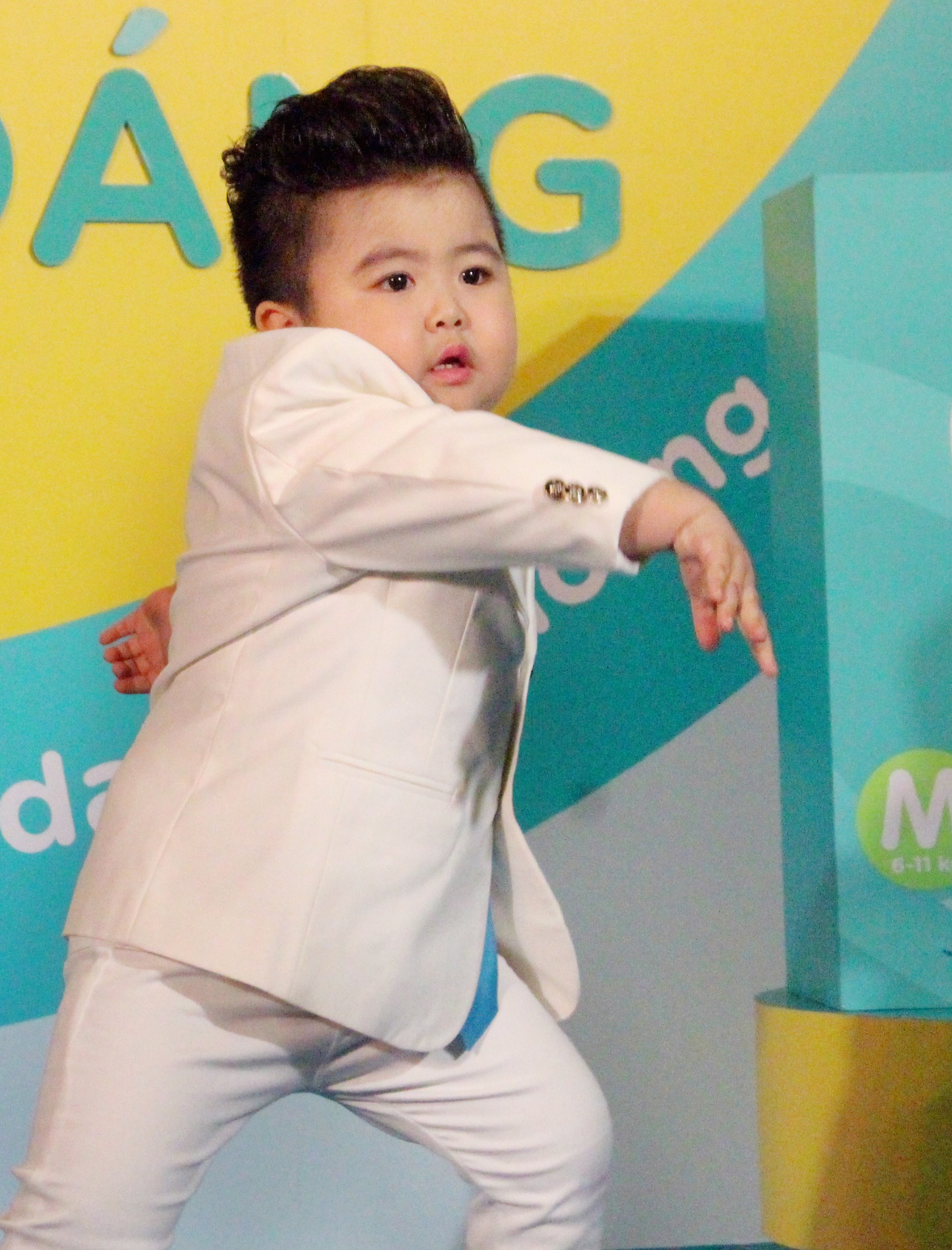 Tin Tin bảnh bao tại sự kiện ảnh 2 Tin Tin banh bao tai su kien anh 2