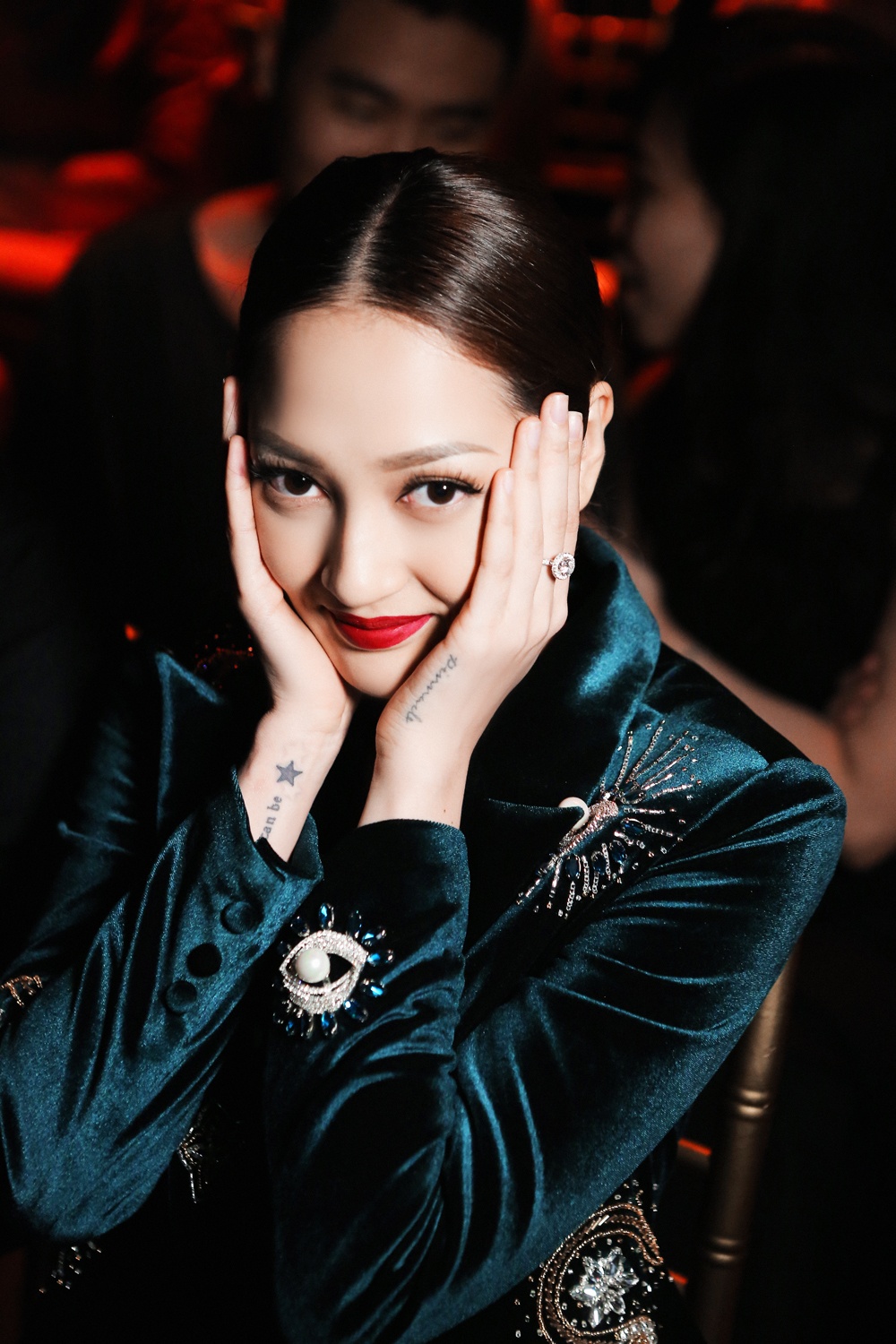 Bao Anh dien vest cuc ngau anh 4